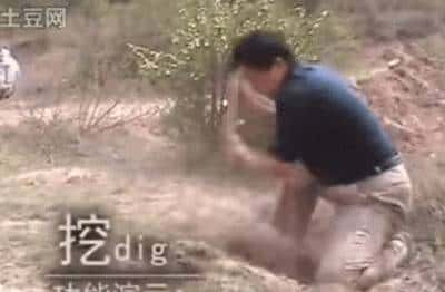 作为近战武器的中国兵工铲，展现出的威力让世人折服