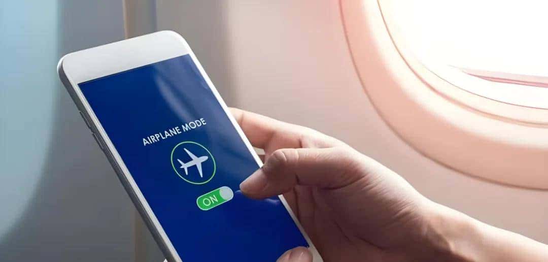 “你手机在振” 英文怎么说？千万别说 Your phone is shaking！