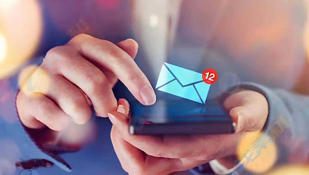 “你手机在振” 英文怎么说？千万别说 Your phone is shaking！