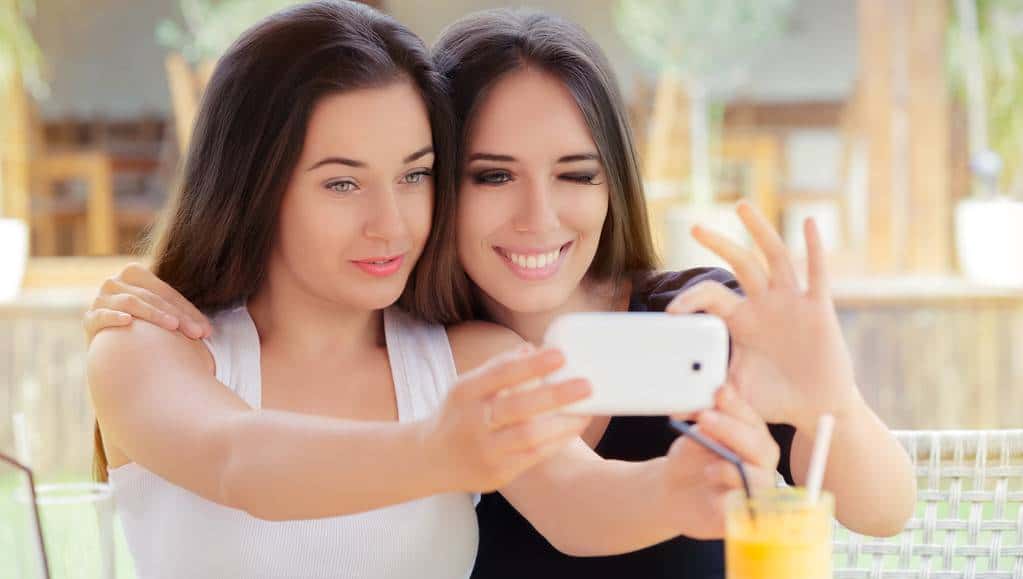 “bomb”是“炸弹”，但make a bomb却不一定是“做炸弹”啊