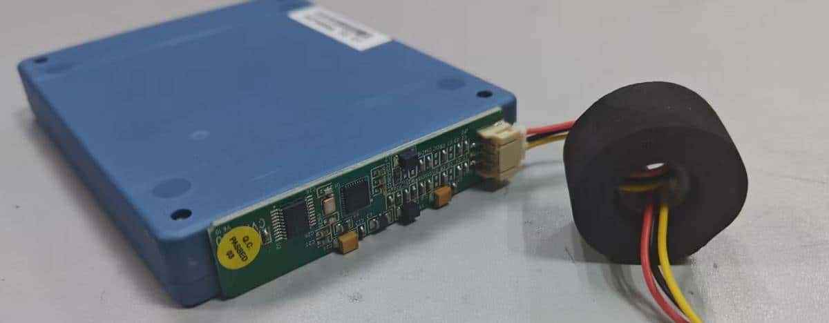 这个天线电路板是强力胶粘贴?太难拆了!拆解“身份证阅读器”