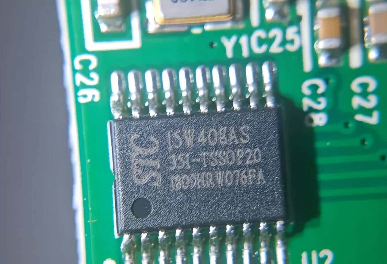 这个天线电路板是强力胶粘贴?太难拆了!拆解“身份证阅读器”