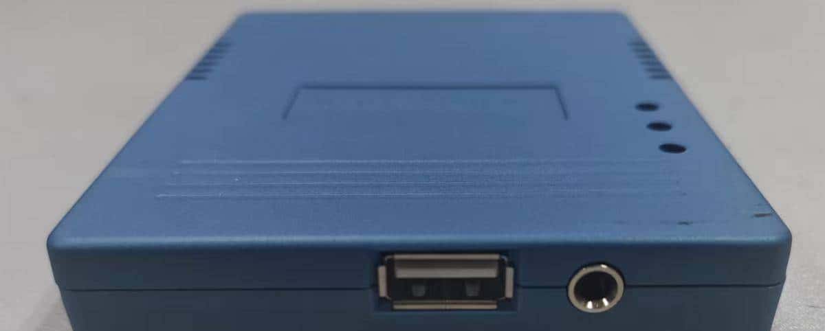 这个天线电路板是强力胶粘贴?太难拆了!拆解“身份证阅读器”