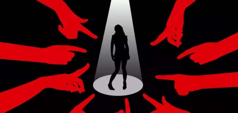 网飞新剧讽刺霉霉：“你换男人比泰勒斯威夫特还快”，霉霉怒怼