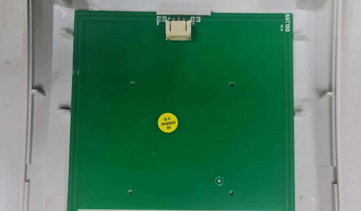 这个天线电路板是强力胶粘贴?太难拆了!拆解“身份证阅读器”