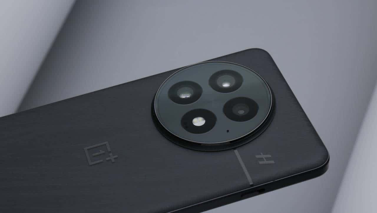 友商承让了,一加13评测:4499元起的骁龙8至尊版+2K屏+潜望长焦