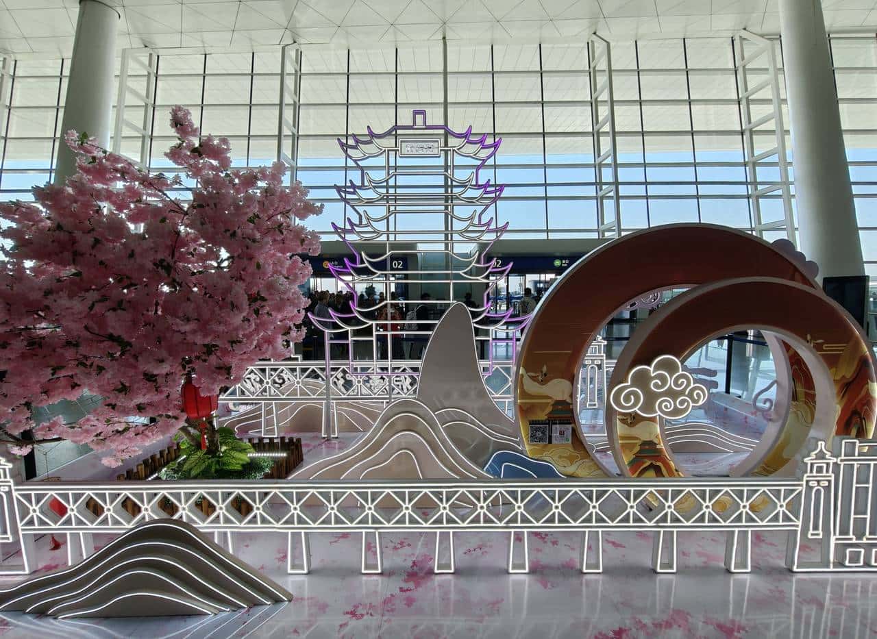 友商承让了,一加13评测:4499元起的骁龙8至尊版+2K屏+潜望长焦