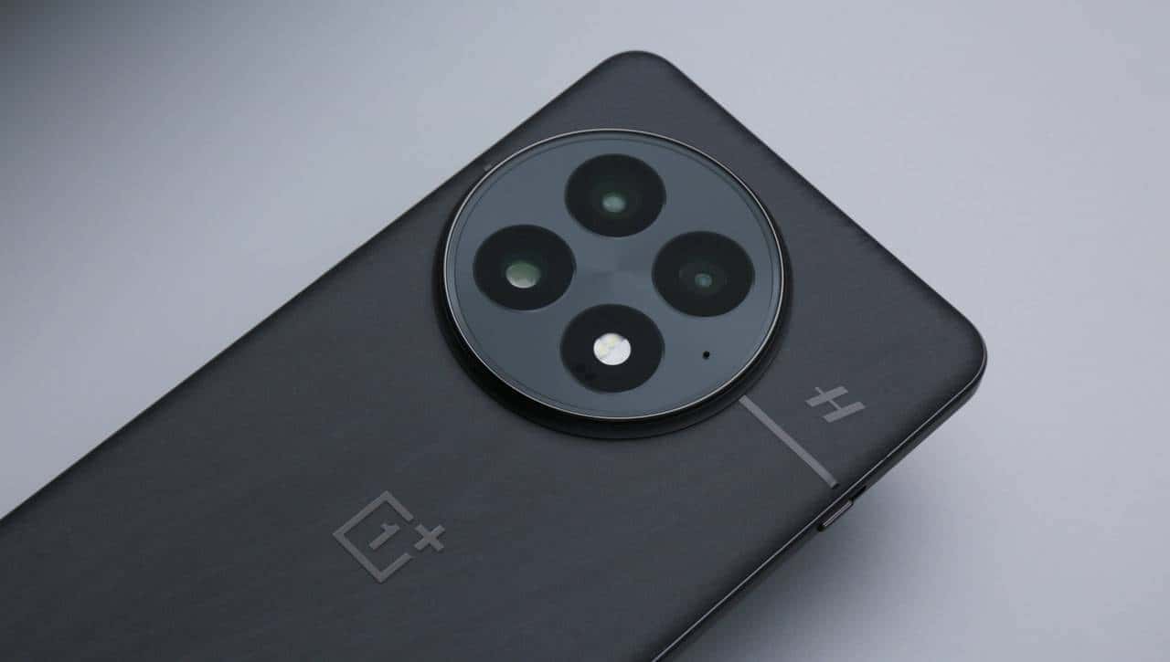 友商承让了,一加13评测:4499元起的骁龙8至尊版+2K屏+潜望长焦