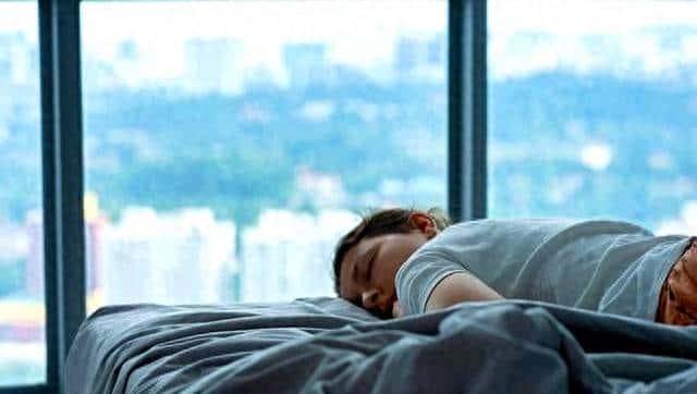 从彻夜失眠到一觉睡到大天亮，我依靠的是这1个笨方法