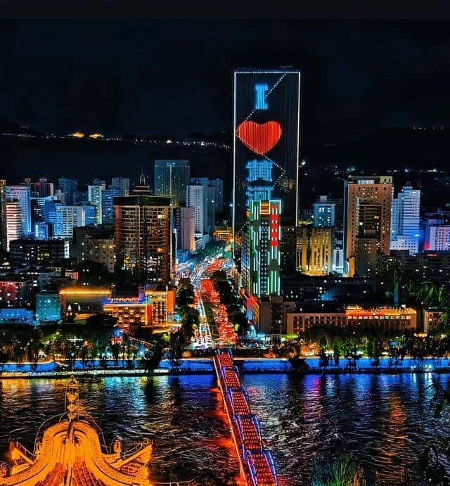 一个上海人，去了一趟兰州和西宁，实话实说差别还是很大的