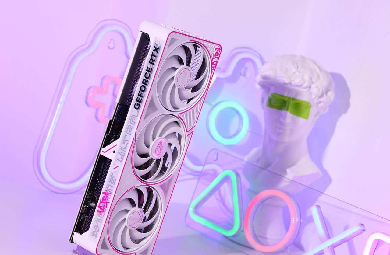 2K游戏神器 七彩虹iGame GeForce RTX 5070 Ultra W OC 12GB评测