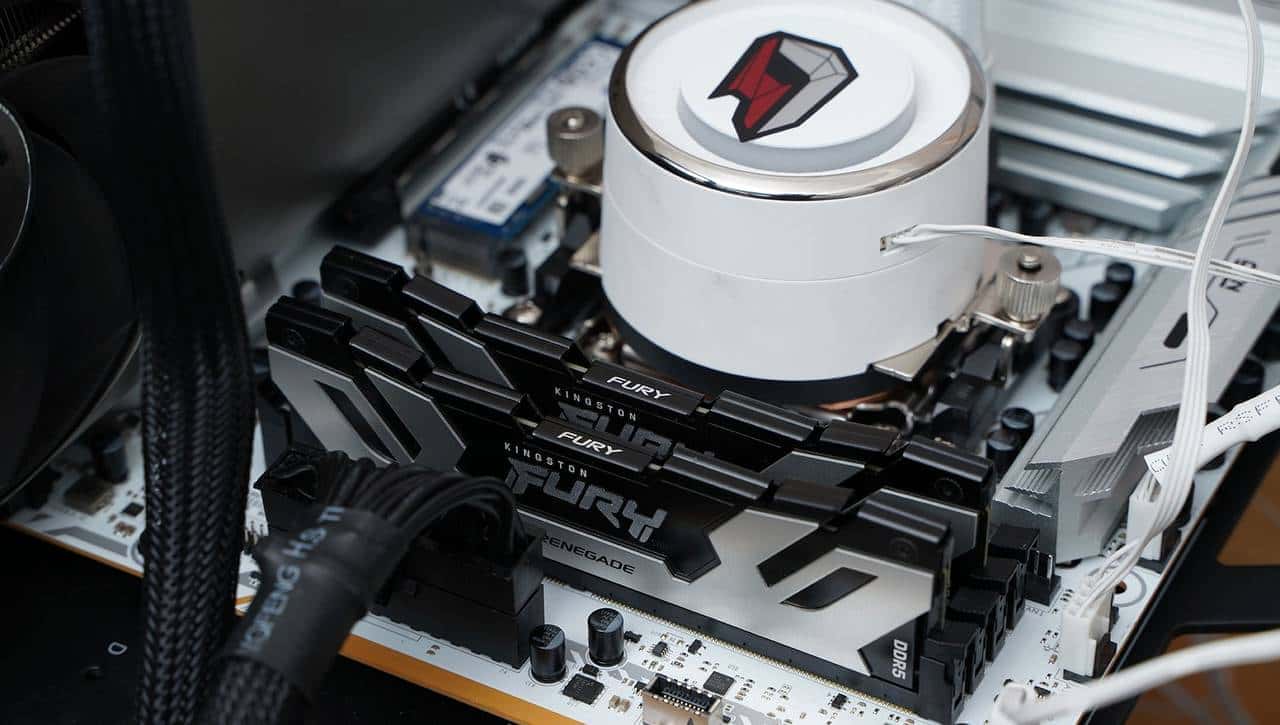 2K游戏神器 七彩虹iGame GeForce RTX 5070 Ultra W OC 12GB评测