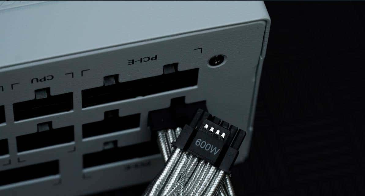 万元装机最优选，2K游戏甜品卡 iGame GeForce RTX 4070 Vulcan OC 首测