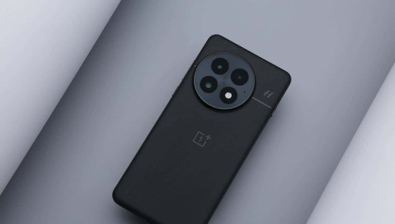 友商承让了,一加13评测:4499元起的骁龙8至尊版+2K屏+潜望长焦