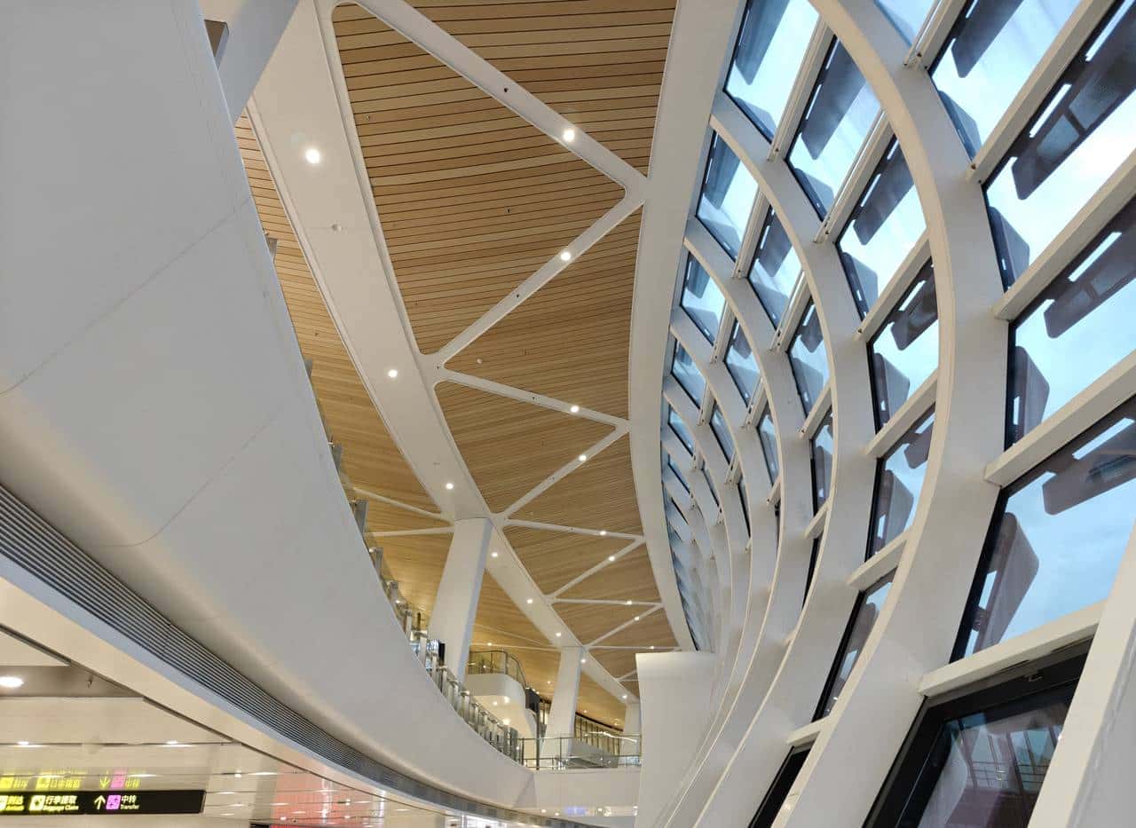 友商承让了,一加13评测:4499元起的骁龙8至尊版+2K屏+潜望长焦