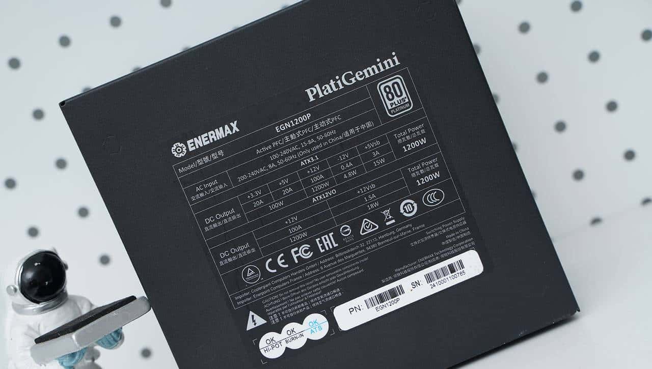 2K游戏神器 七彩虹iGame GeForce RTX 5070 Ultra W OC 12GB评测