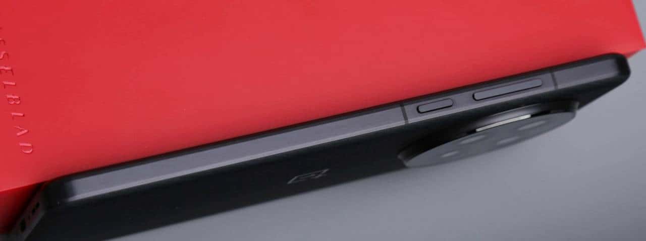 友商承让了,一加13评测:4499元起的骁龙8至尊版+2K屏+潜望长焦