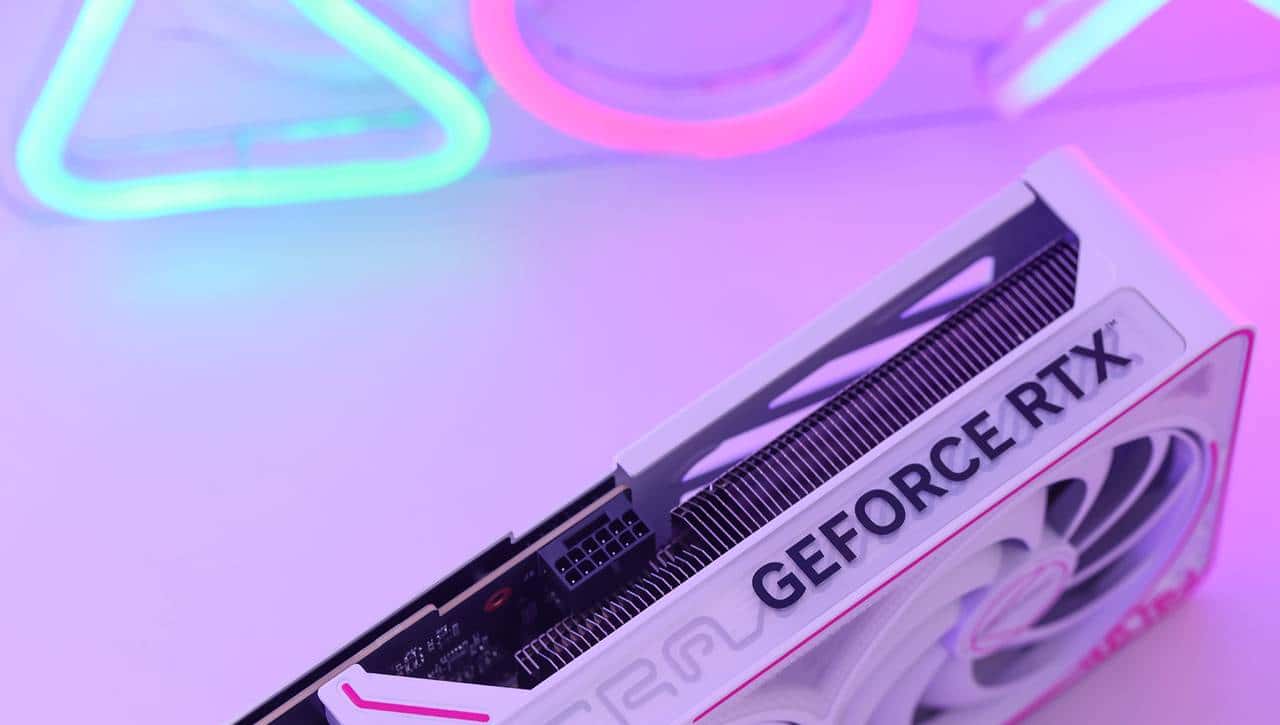 2K游戏神器 七彩虹iGame GeForce RTX 5070 Ultra W OC 12GB评测