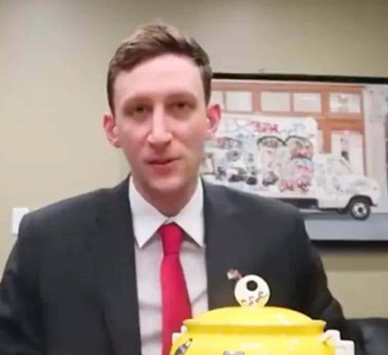 被“网暴”的美国小伙，收到春晚邀约！