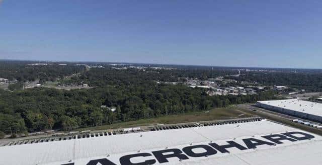 马斯克开始用Grok替代员工了,最惨部门裁员90%