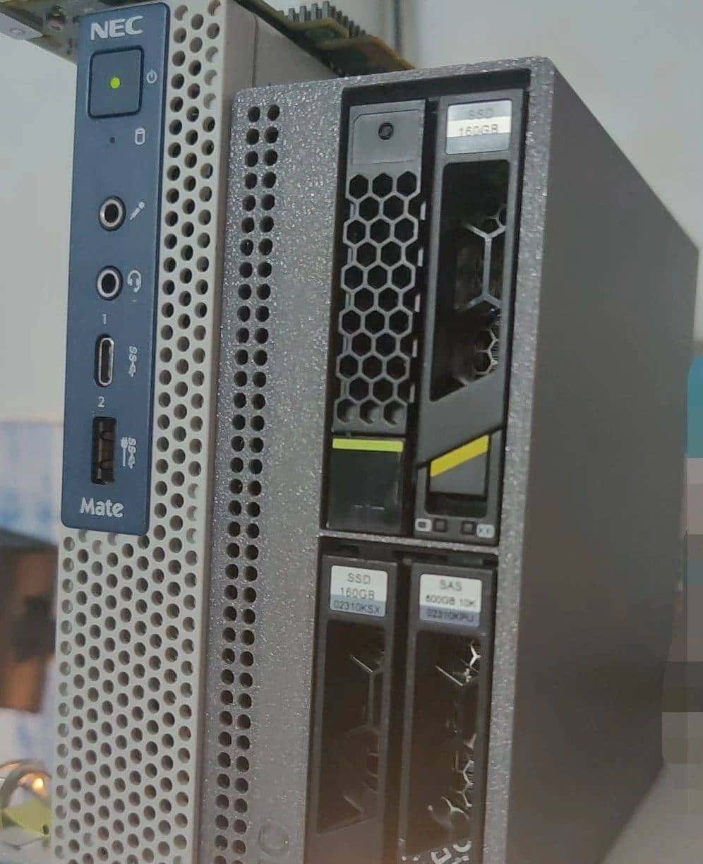 258四个2.5盘位，ARM架构4G+8G。低功耗NAS神器