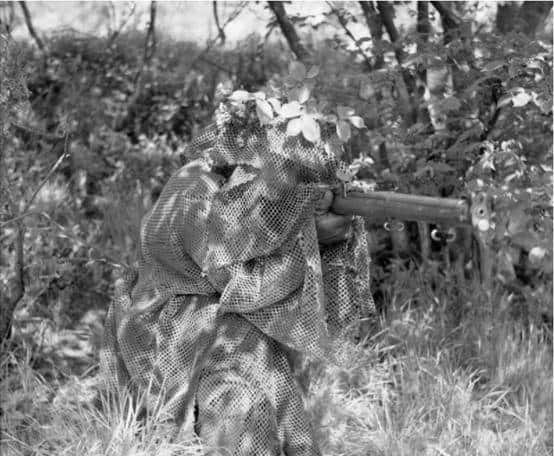 沉默杀手-诺曼底战役中的狙击手对决