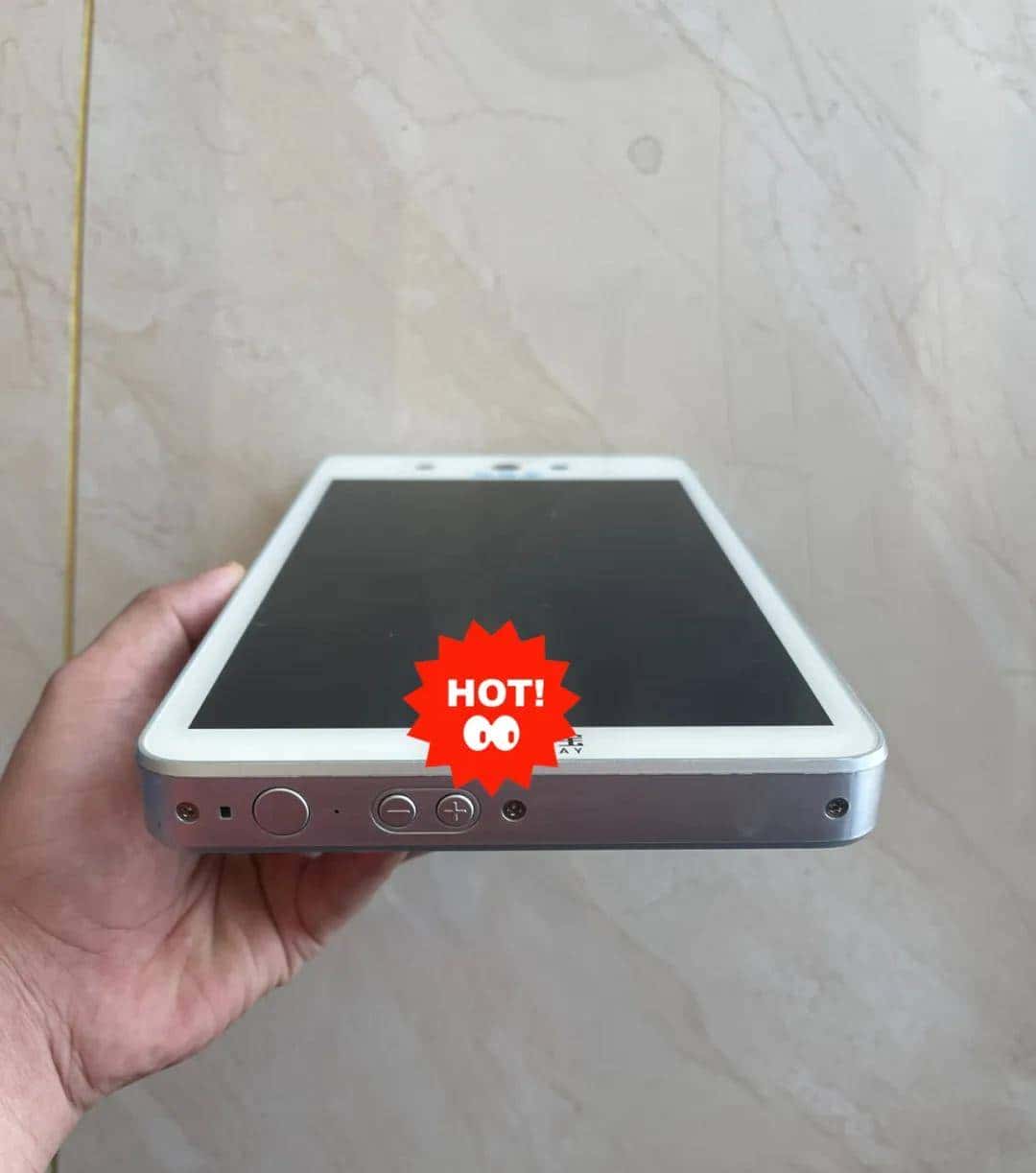 某鱼流出160元10.1寸触摸大屏的开发板,rk3399+4G运存+16G硬盘!