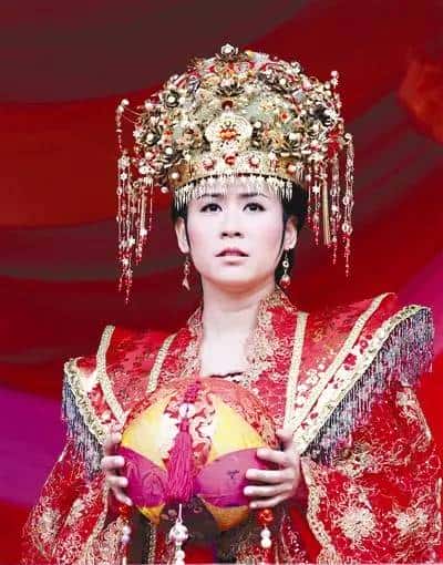 恋爱脑是要挖18年野菜的，王宝钏的梗又火了