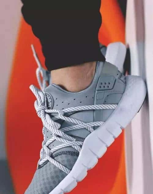 Sneaker 风潮来袭，「跑」出来的时髦客