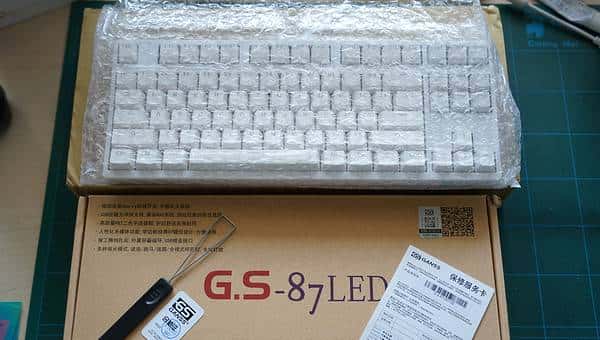针尖与麦芒的较量:高斯 GANSS G.S-87 PBT背光机械键盘众测报告,对比评测ikbc-g87