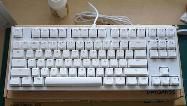 针尖与麦芒的较量:高斯 GANSS G.S-87 PBT背光机械键盘众测报告,对比评测ikbc-g87
