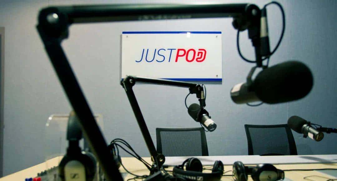 杨一：中文播客正在抄小路奔向大众