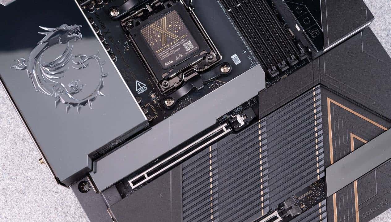 十年超神，巅峰再临：微星 MEG X870E GODLIKE X EDITION超神主板首发评测