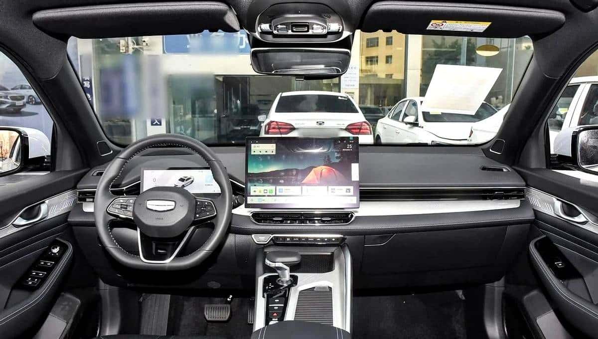 长安推出第三代UNI-V，对比吉利星瑞，买新还是买旧？