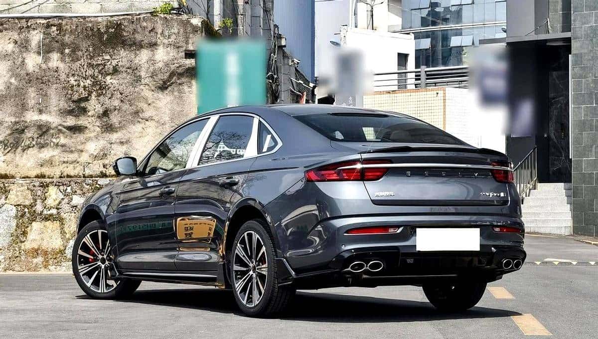 长安推出第三代UNI-V，对比吉利星瑞，买新还是买旧？