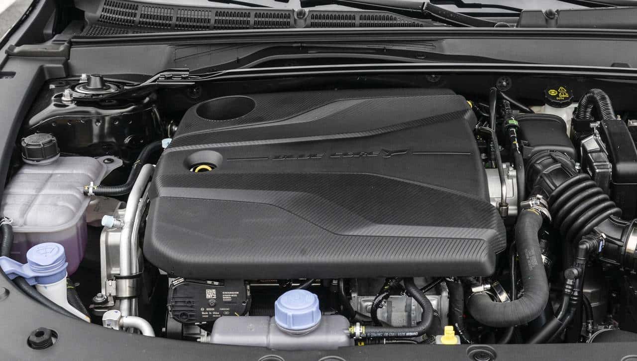 9.79万起售！10万级运动轿跑，2.0T+爱信8AT，长安UNI-V香不香？