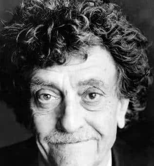 库尔特·冯内古特：只有黑色幽默能打败灾难