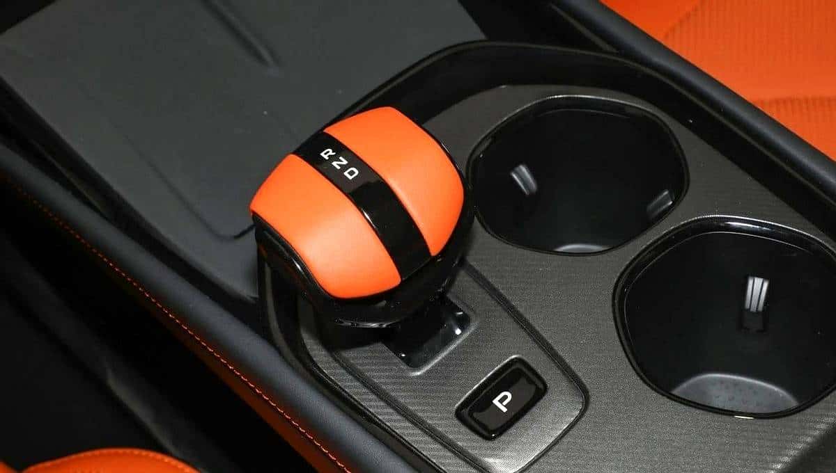 长安推出第三代UNI-V，对比吉利星瑞，买新还是买旧？