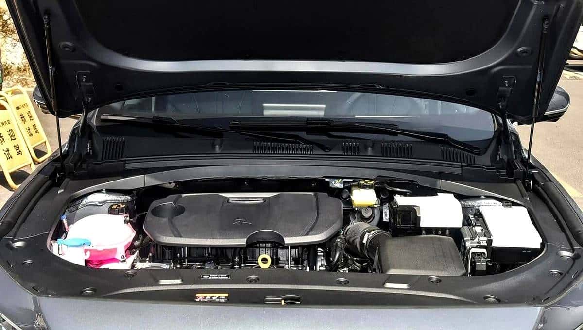 长安推出第三代UNI-V，对比吉利星瑞，买新还是买旧？