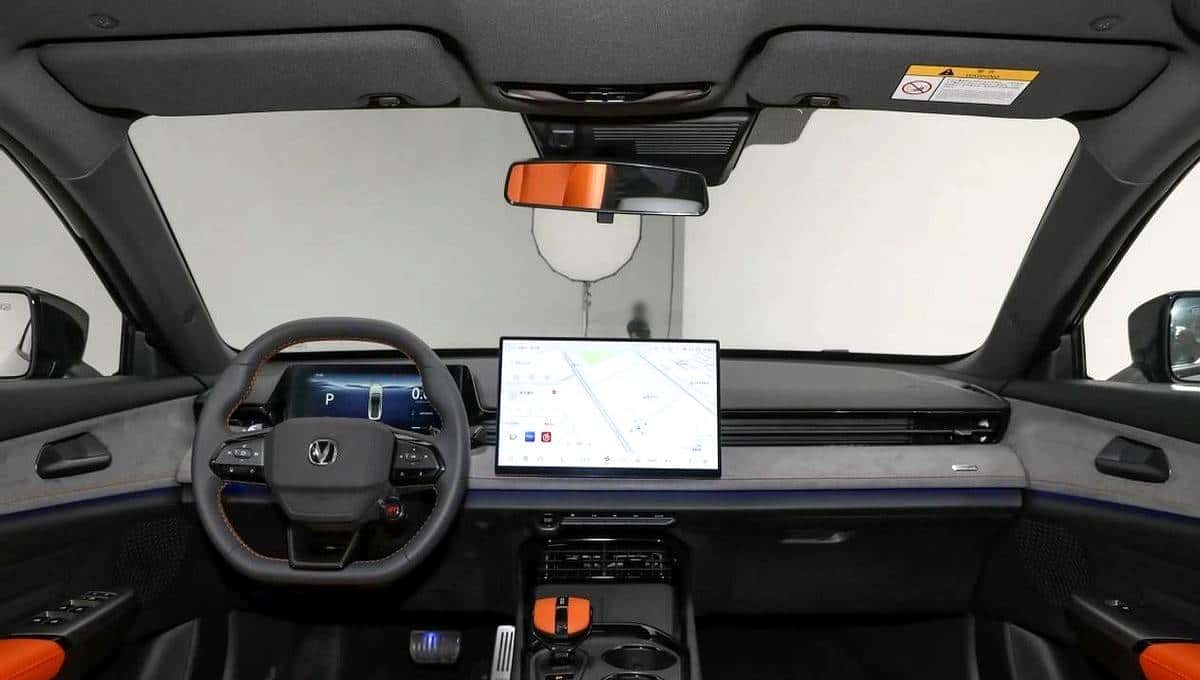 长安推出第三代UNI-V，对比吉利星瑞，买新还是买旧？