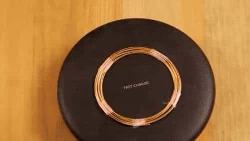 隔空取电！堪比小樱魔法阵的「无线充电器」是怎么一回事？