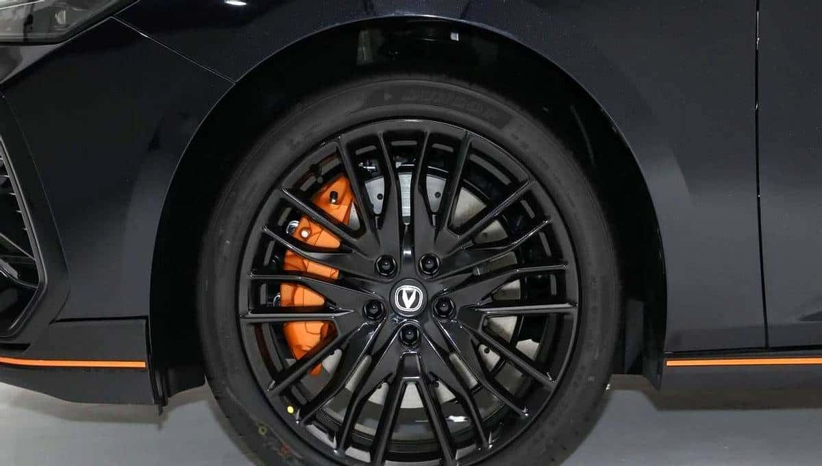 长安推出第三代UNI-V，对比吉利星瑞，买新还是买旧？