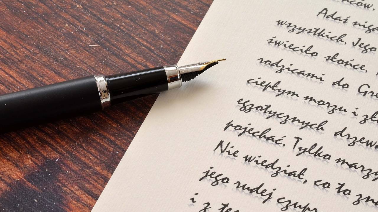 足以让人能刷上N遍的间谍小说，晦涩难懂的桥段让人怀疑人生