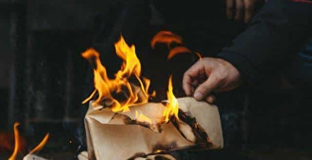 老祖宗传下的烧纸讲究：清明早、十一迟，七月十五正当时@序号-1