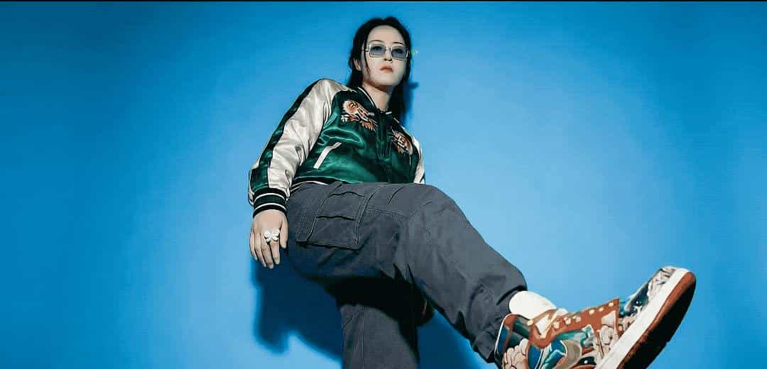 让马斯克变街头痞子、林黛玉穿潮牌，这个AI视频新玩法太上头，手把手教你秒变潮人